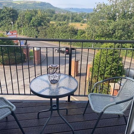 Hastings Apartments Extra Large Self Catering Apt Tourism Certified Free Parking Wifi Белфаст Екстериор снимка