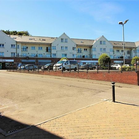 Hastings Apartments Extra Large Self Catering Apt Tourism Certified Free Parking Wifi Белфаст Екстериор снимка