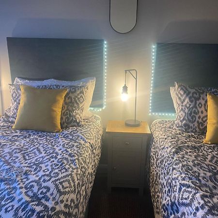 Hastings Apartments Extra Large Self Catering Apt Tourism Certified Free Parking Wifi Белфаст Екстериор снимка