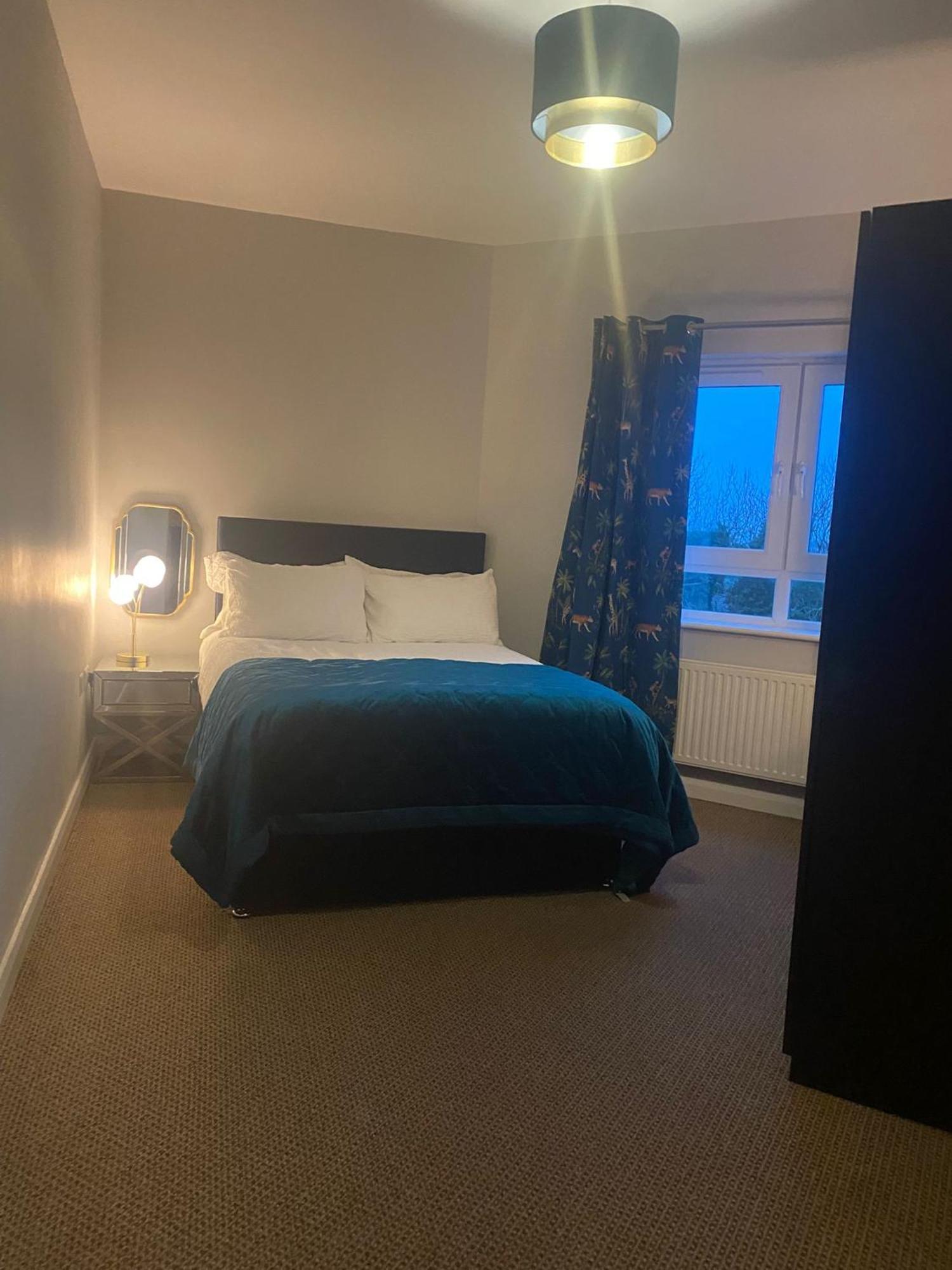 Hastings Apartments Extra Large Self Catering Apt Tourism Certified Free Parking Wifi Белфаст Екстериор снимка